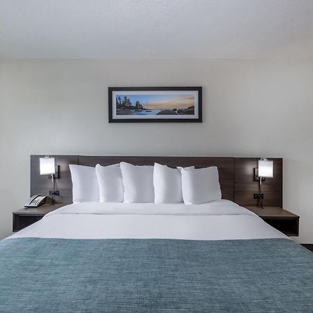 Wingate By Wyndham Butte City Center Bagian luar foto