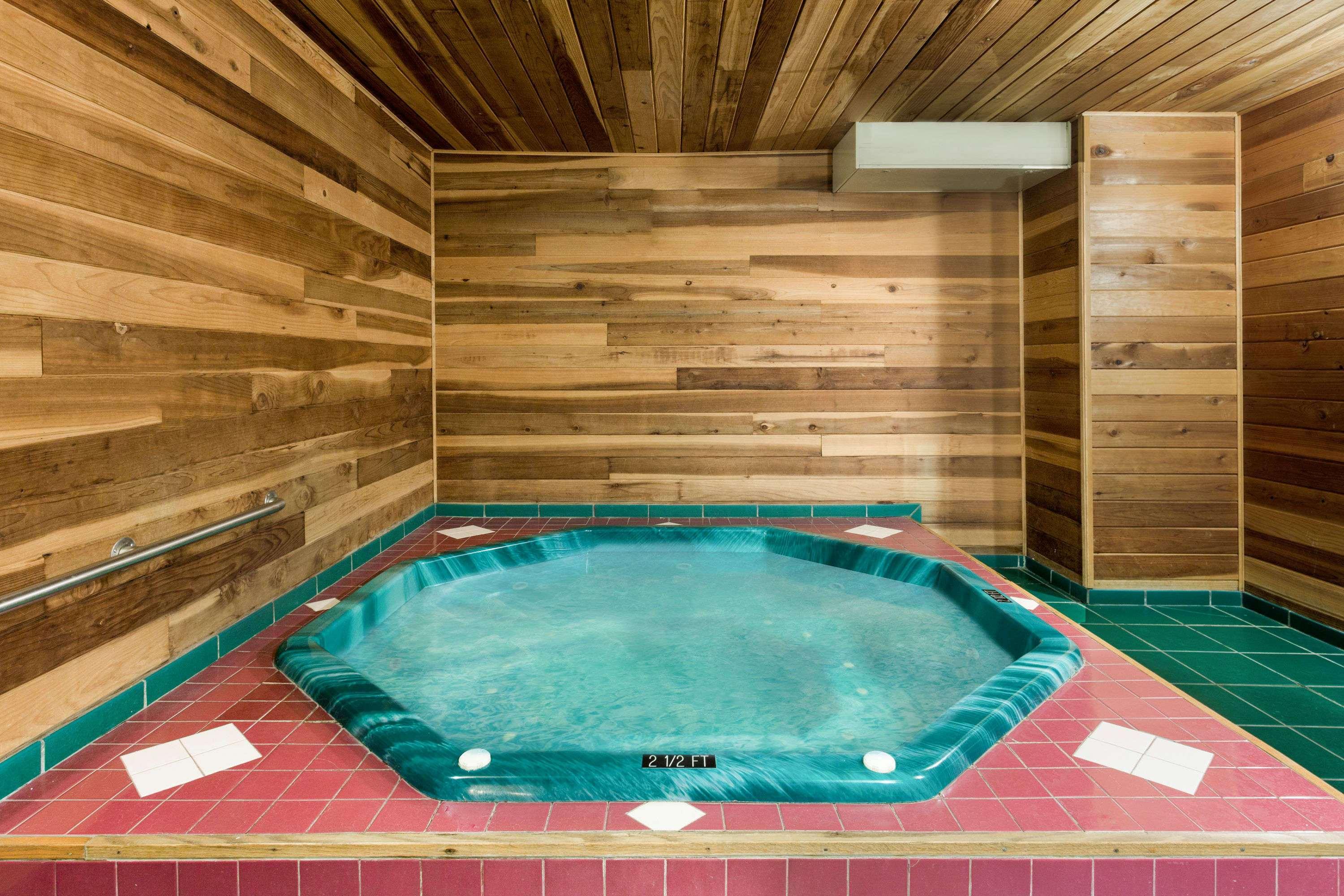 Wingate By Wyndham Butte City Center Bagian luar foto