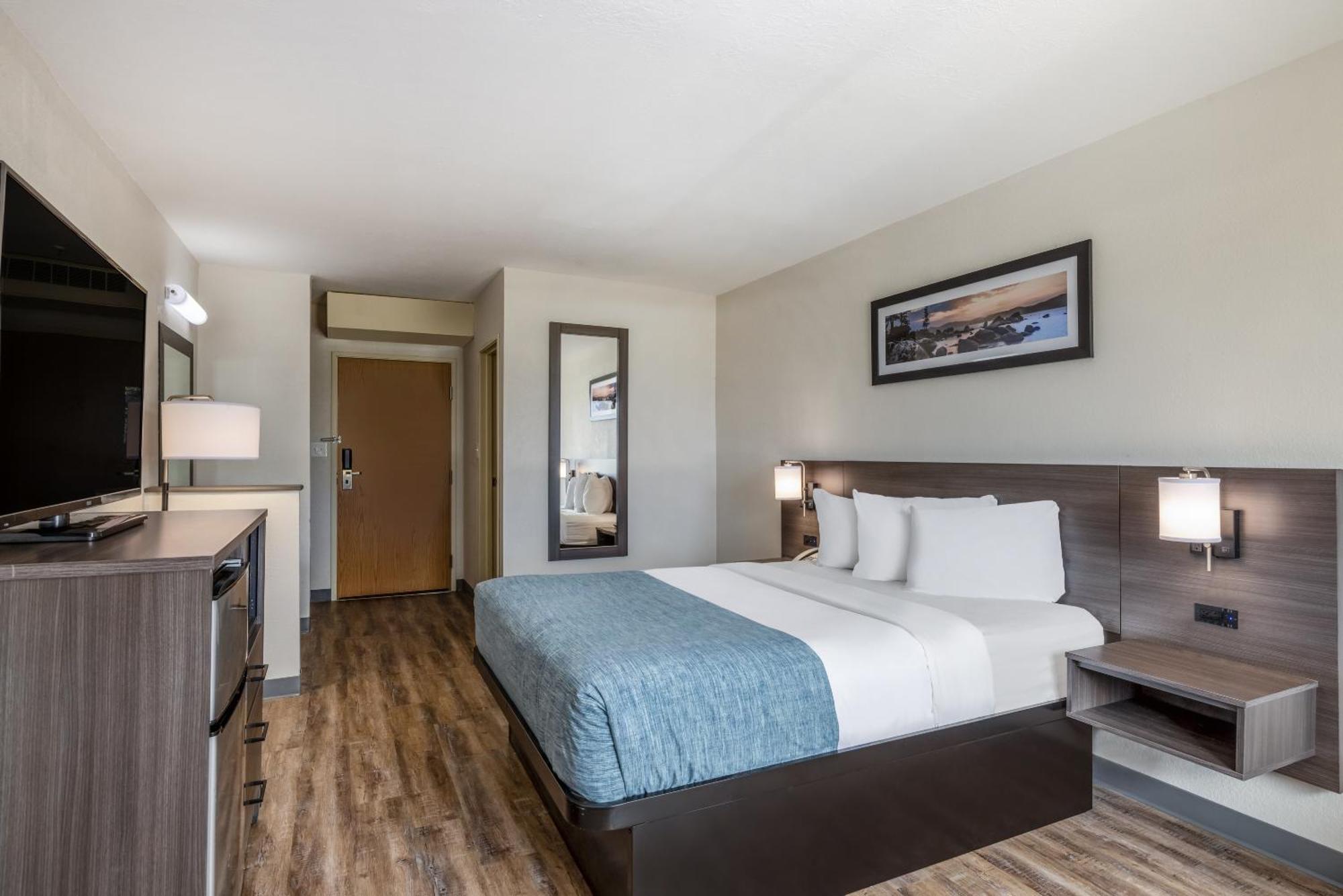 Wingate By Wyndham Butte City Center Bagian luar foto