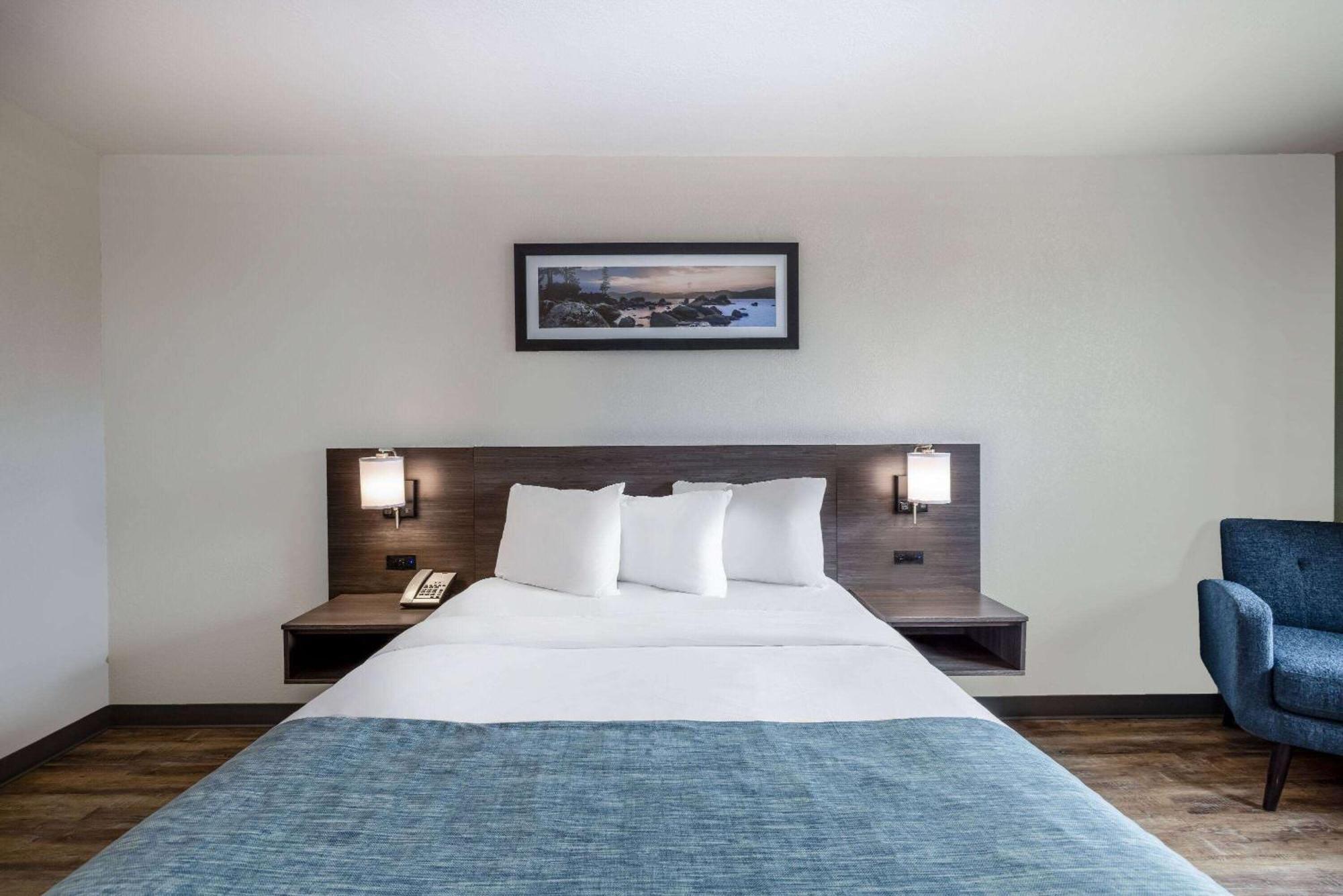 Wingate By Wyndham Butte City Center Bagian luar foto