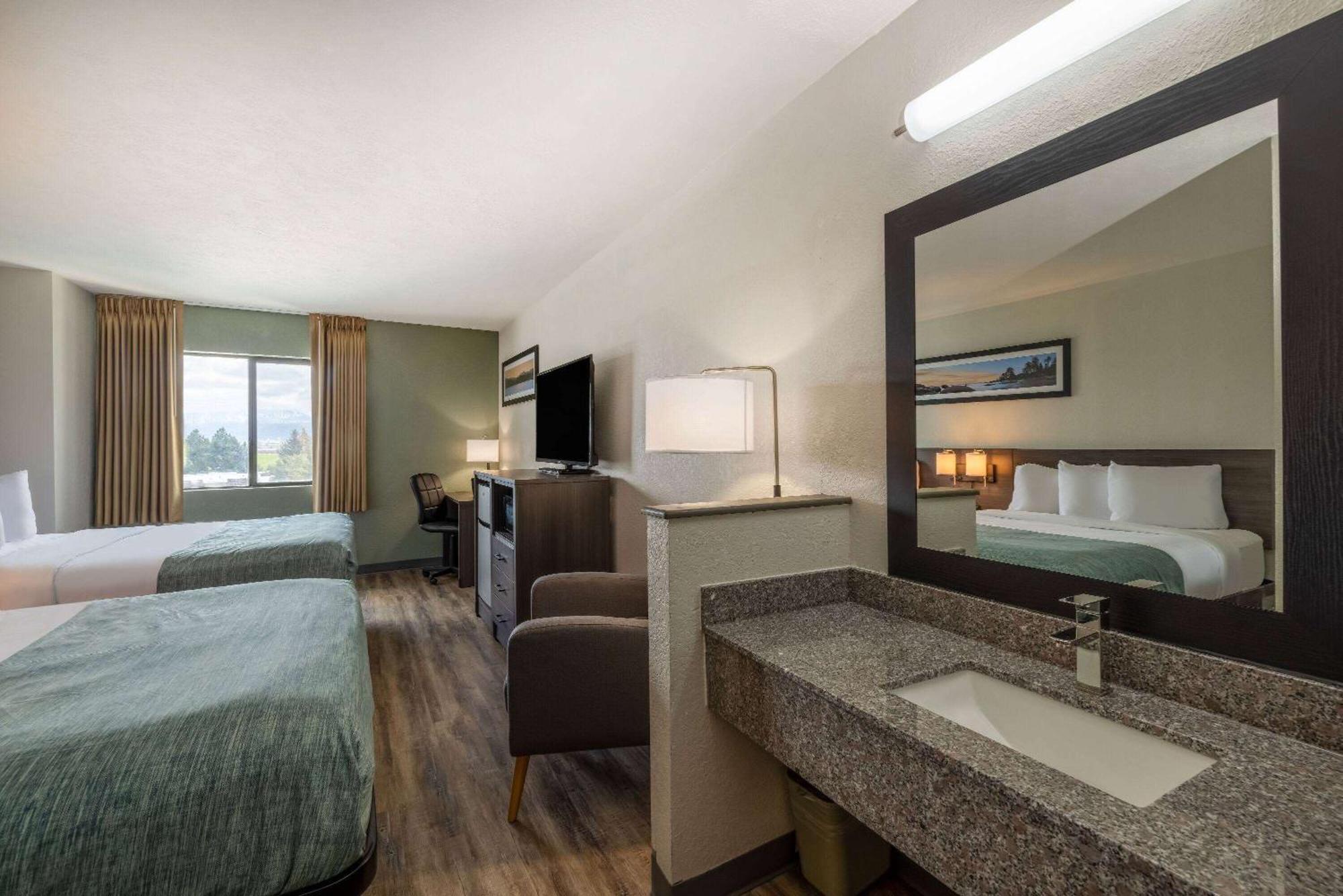Wingate By Wyndham Butte City Center Bagian luar foto