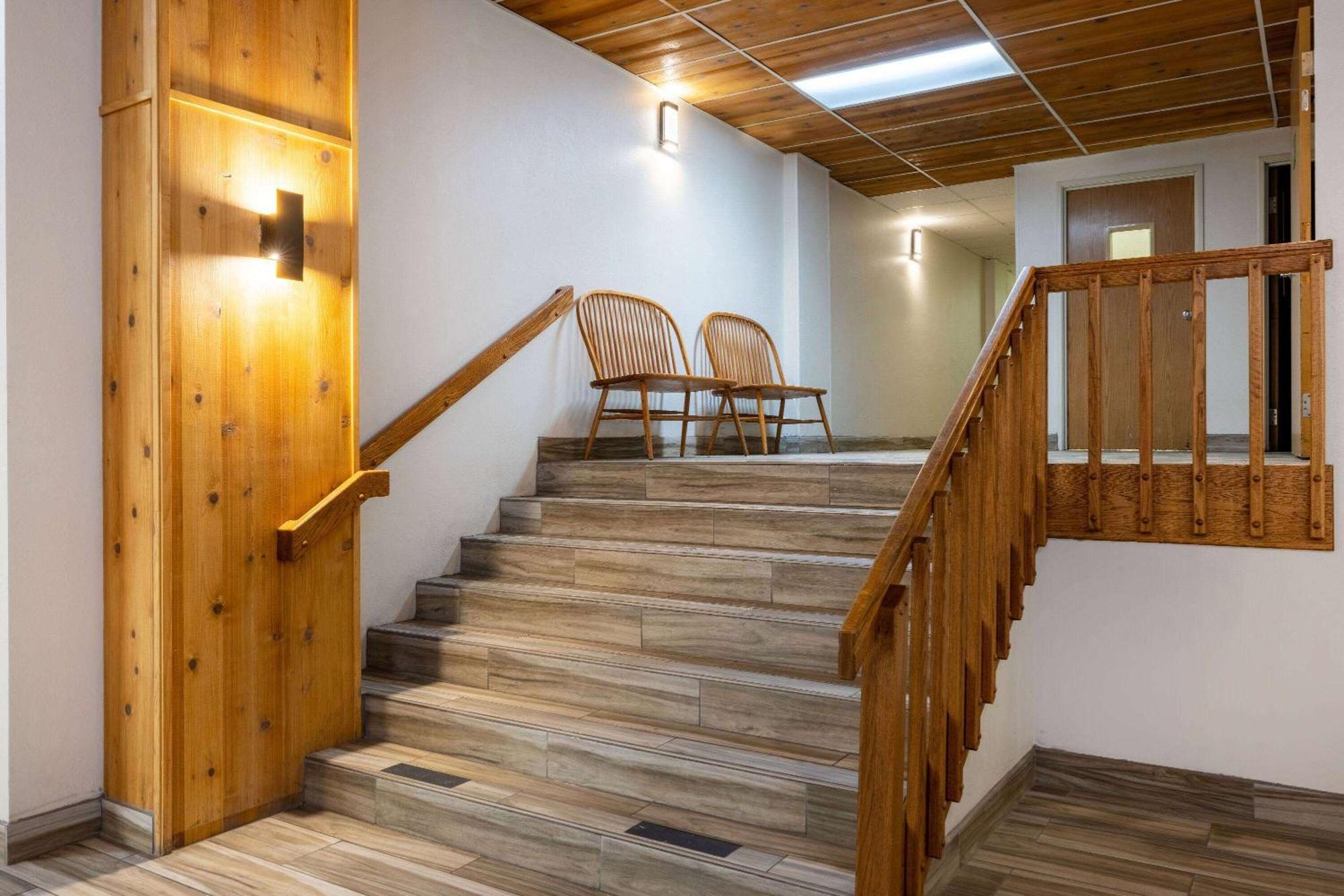 Wingate By Wyndham Butte City Center Bagian luar foto